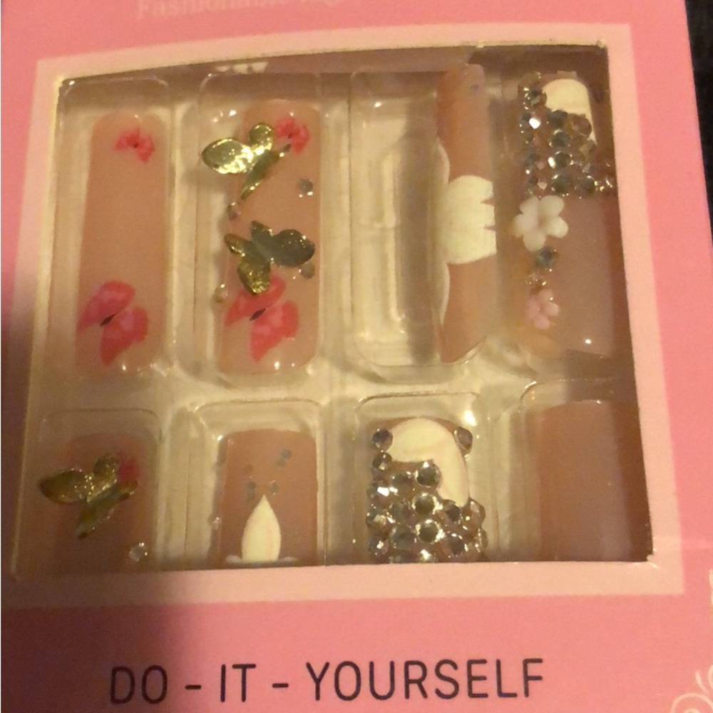 DIY Floral Nail Art Kit - Pink and Gold
